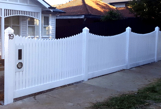 MELBOURNE <span>FENCING</span>